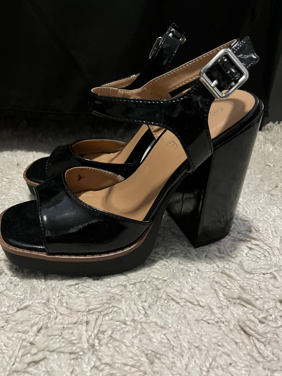 Black Patent Platform Heels Size 8 - photo 4