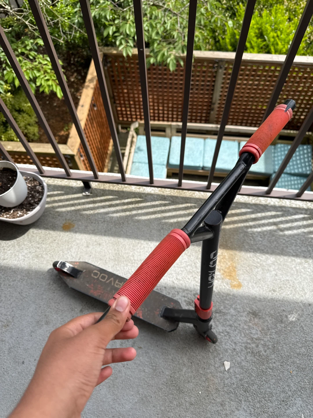 Crisp Black and Red Scooter - photo 2
