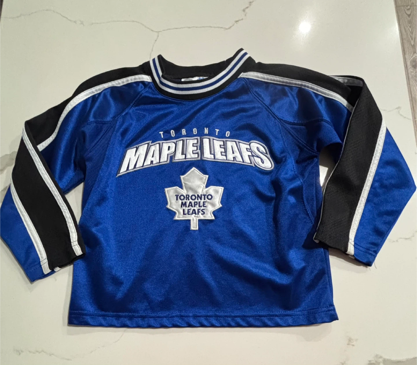 Majestic Toronto Maple Leafs Childs Jersey Size 6