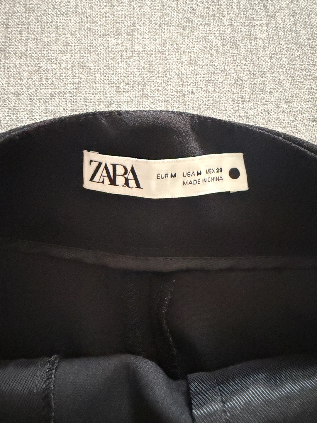 Black Zara shorts - photo 3