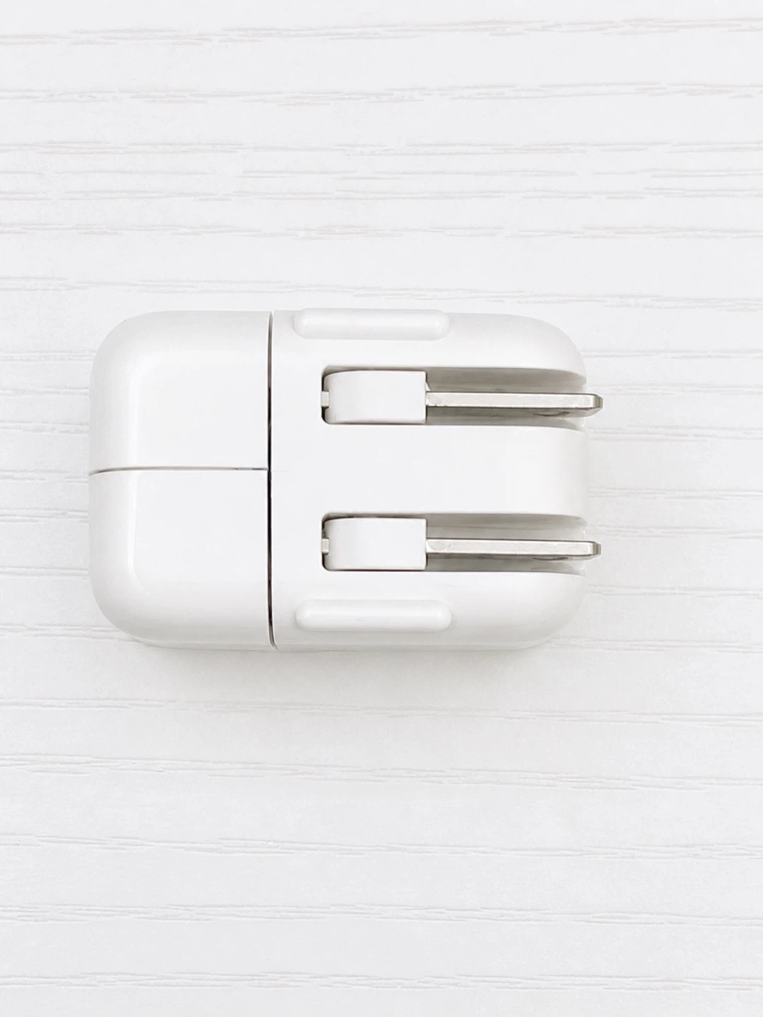 Apple 12W USB Power Adapter - photo 2