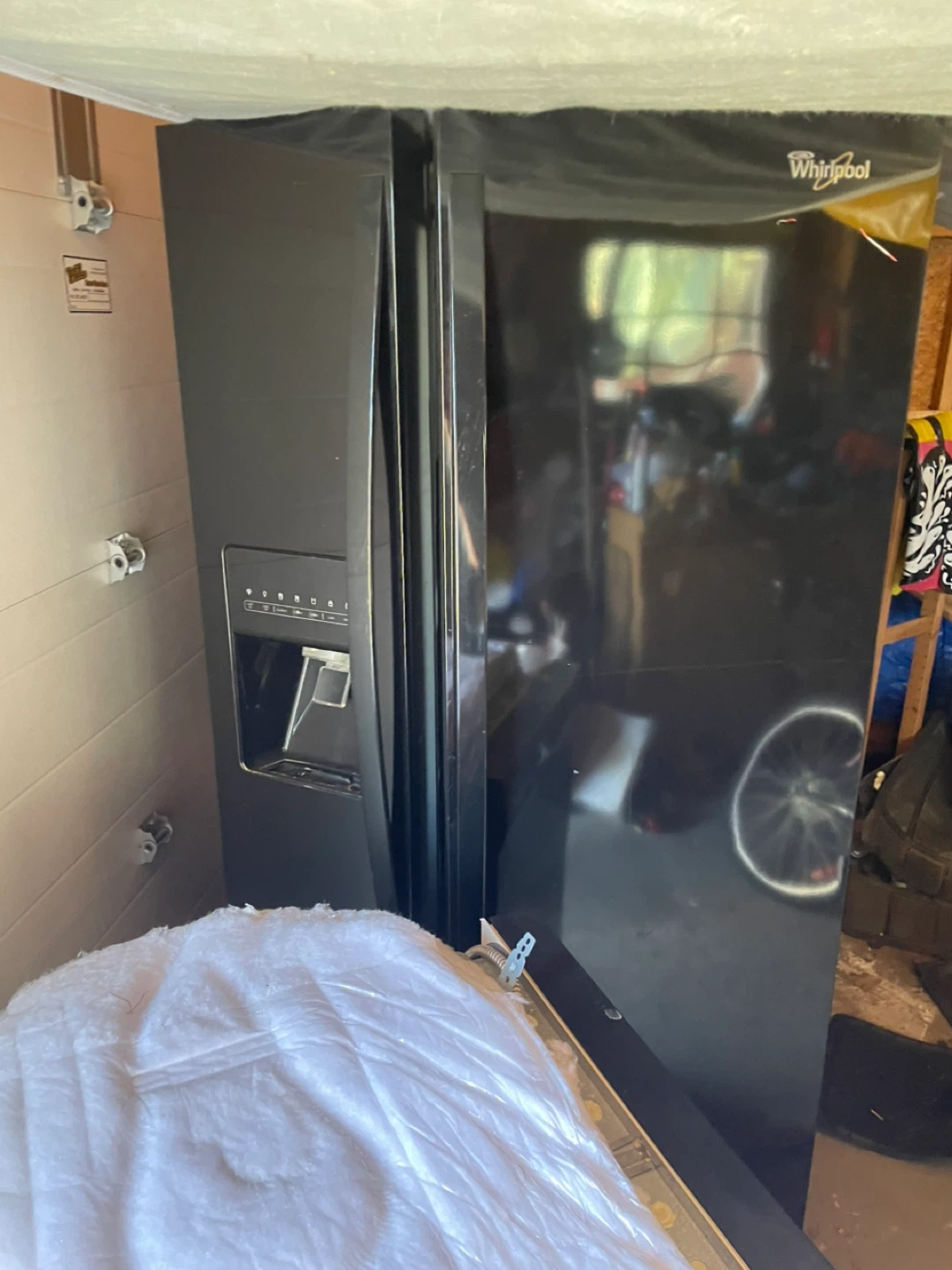 Black Dishwasher & Fridge