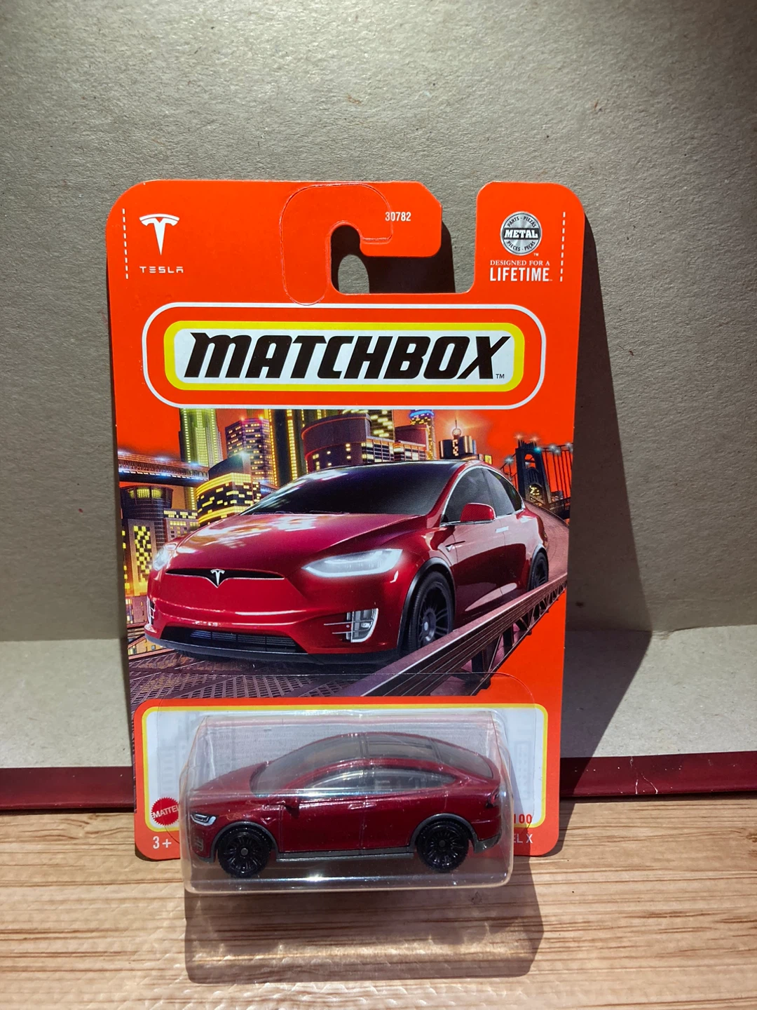 Matchbox / Tesla Model X / Red