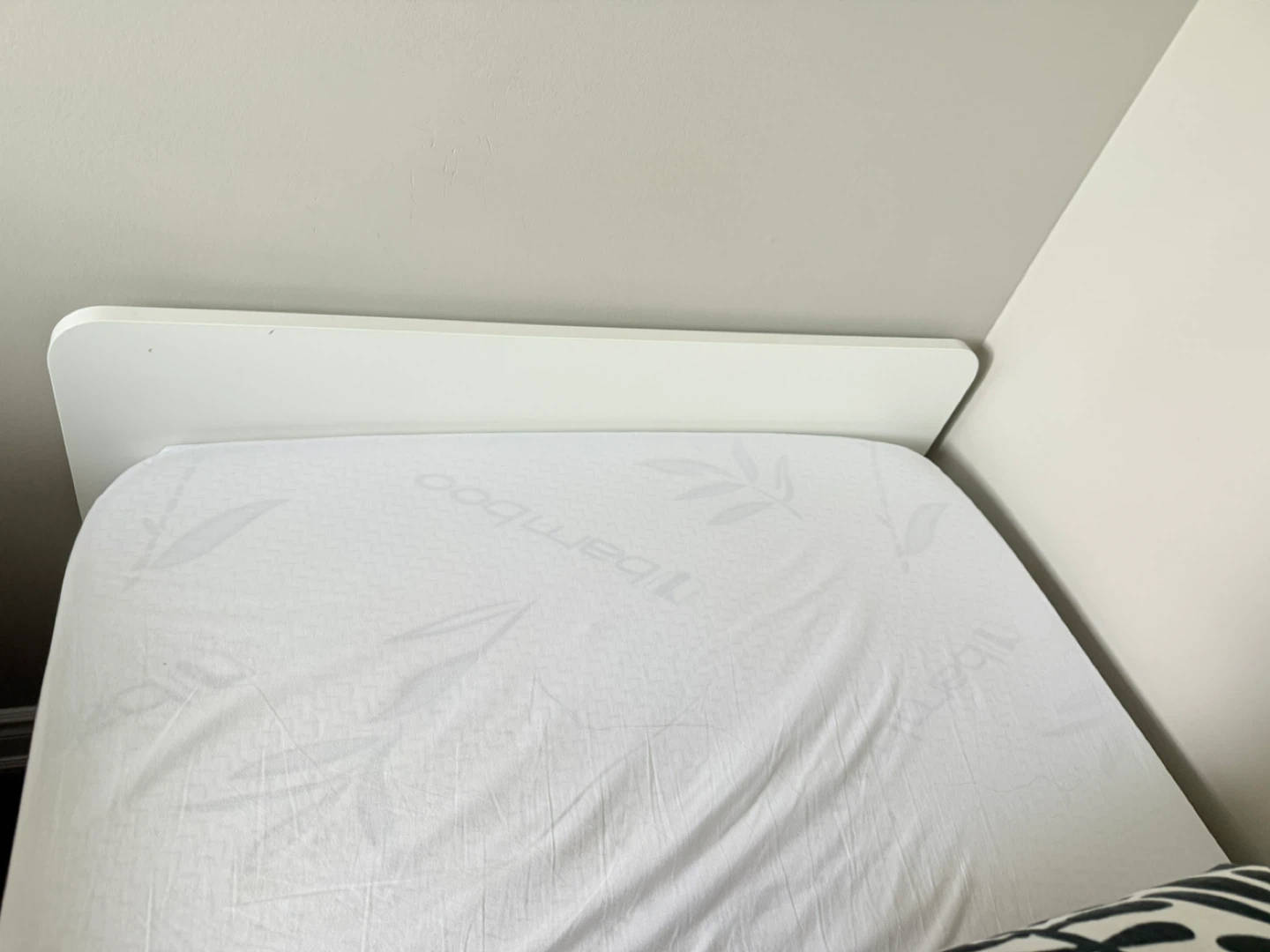 Twins Bed