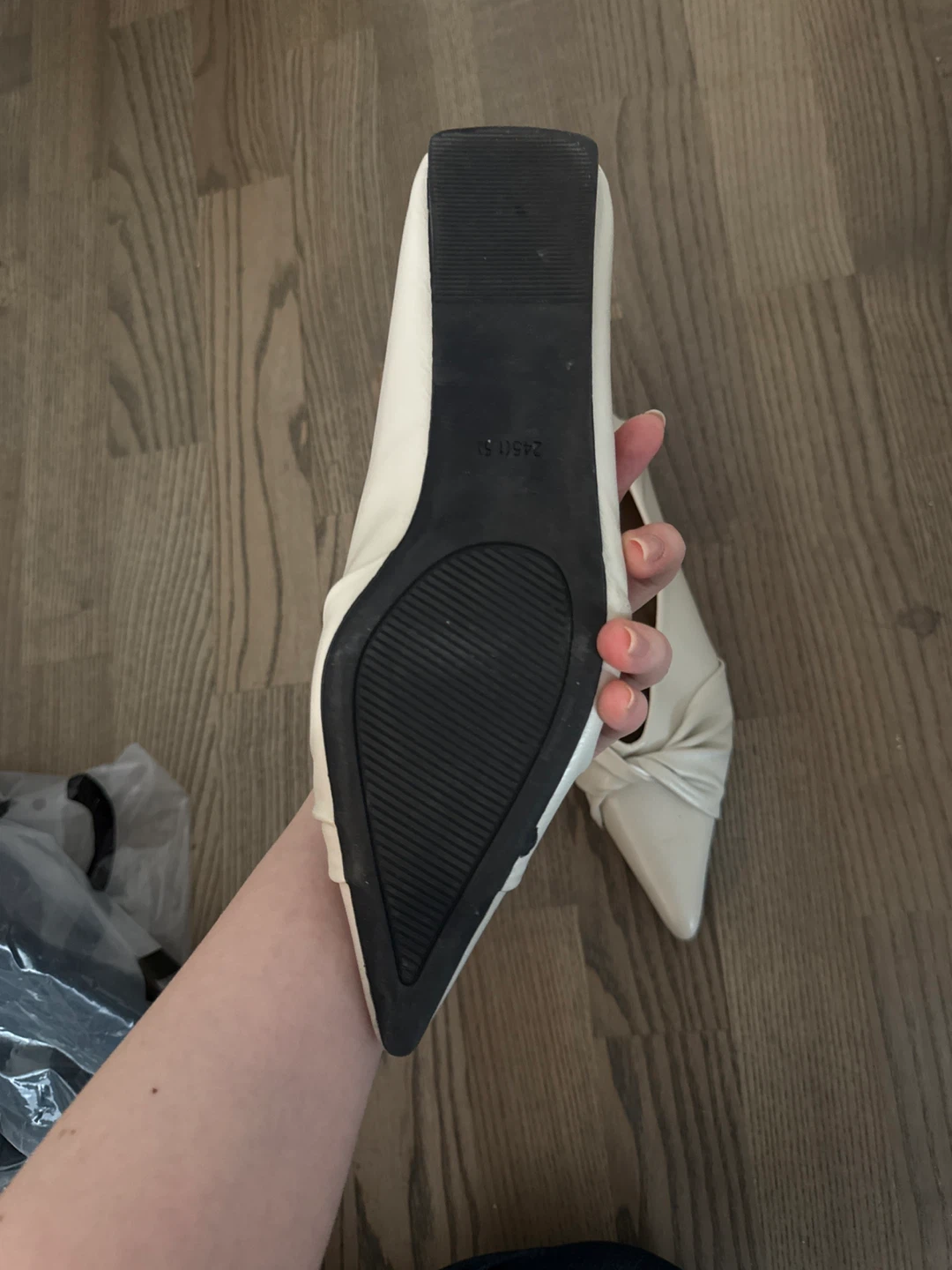 Brand New White Pointed Toe Flats - photo 4