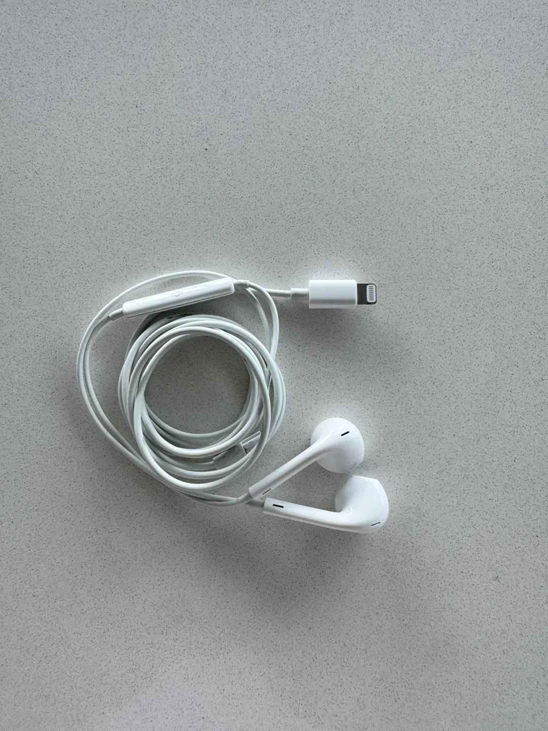 Apple EarPods with Lightning Connector