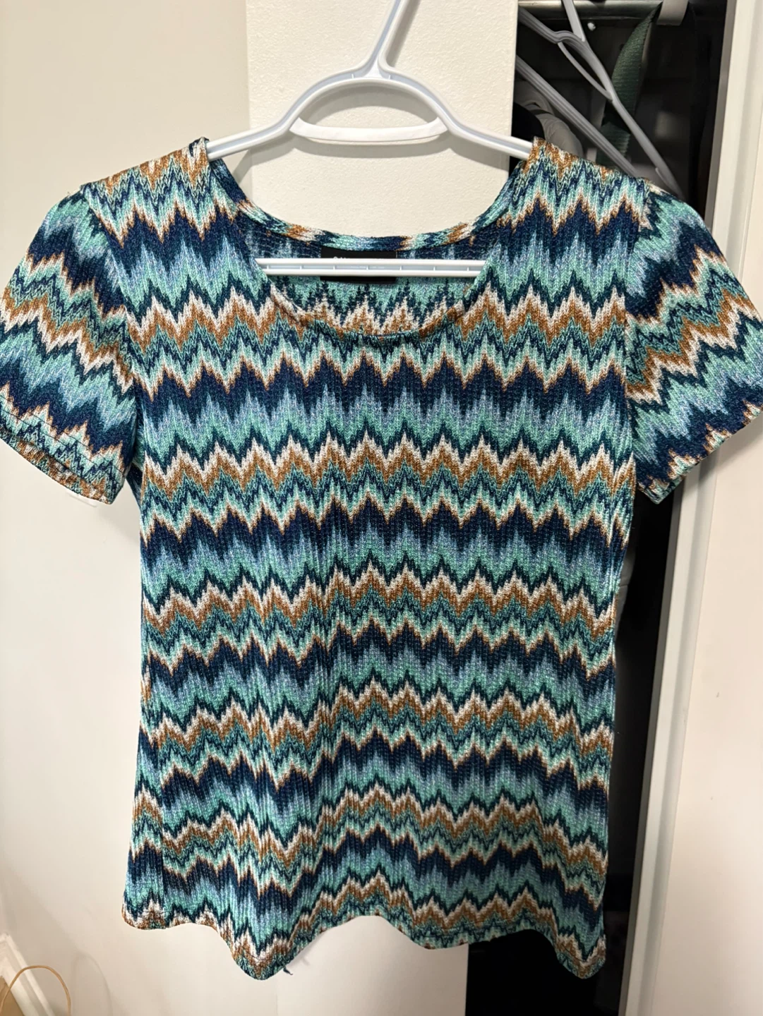 Short Sleeve Zigzag Knit Top