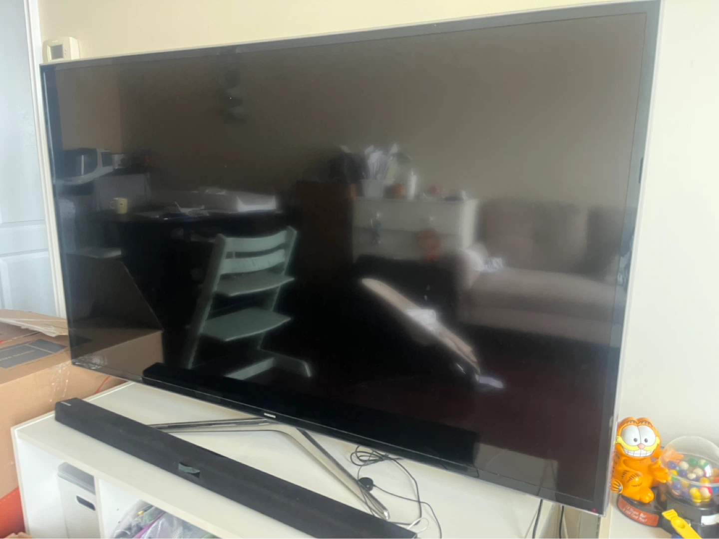 Samsung Smart TV 62 inches 158cm