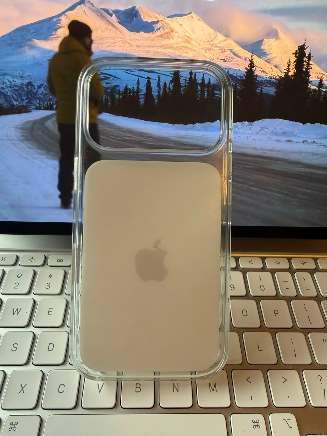 Apple Clear Case with MagSafe for iPhone 17 Pro