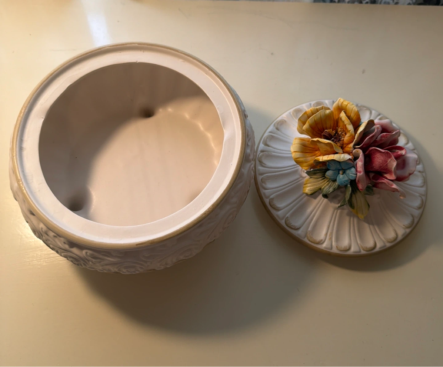 Vintage Italian Ceramic Trinket Box with Flowers - photo 2