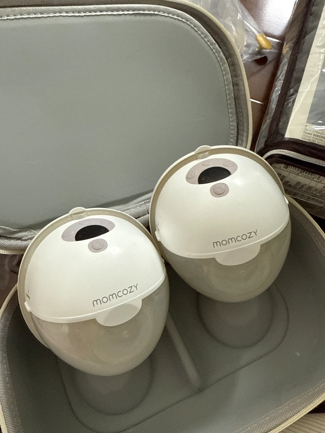 Momcozy M5 Breast Pump with Carrying Case - photo 2
