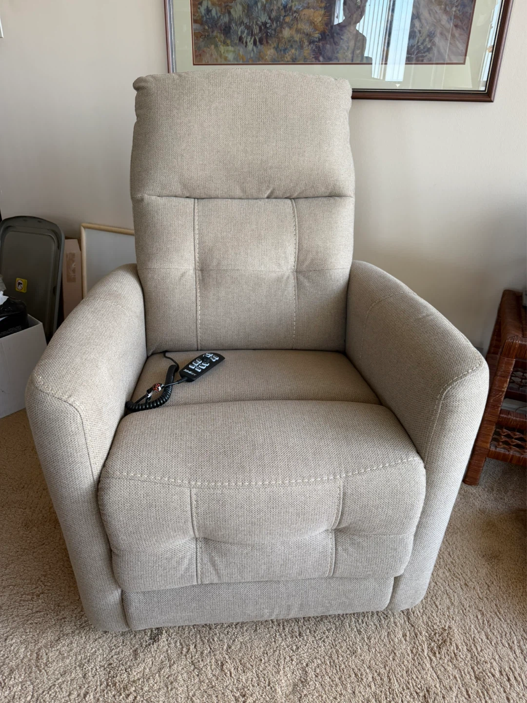 Like New! VivaLift Perfecta 2 Power Recliner (Medium)