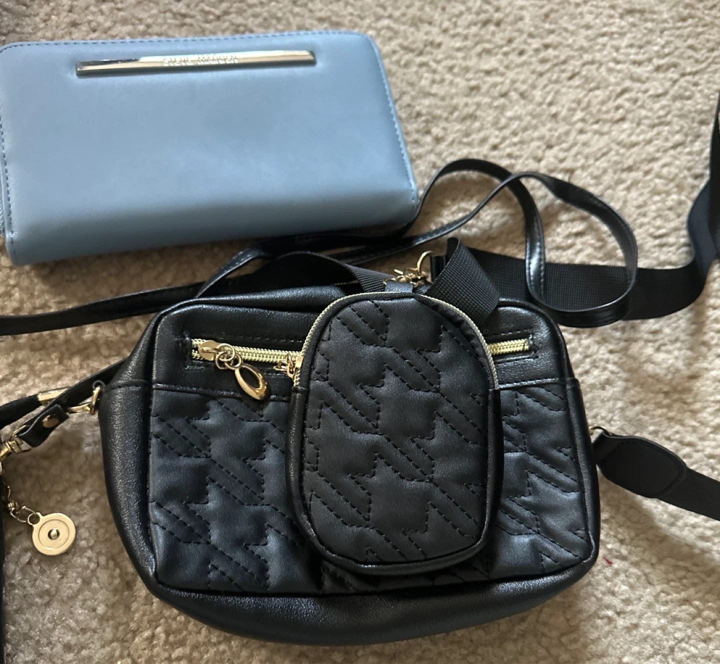 Bundle of 4 Women's Wallets and Small Bags - photo 3