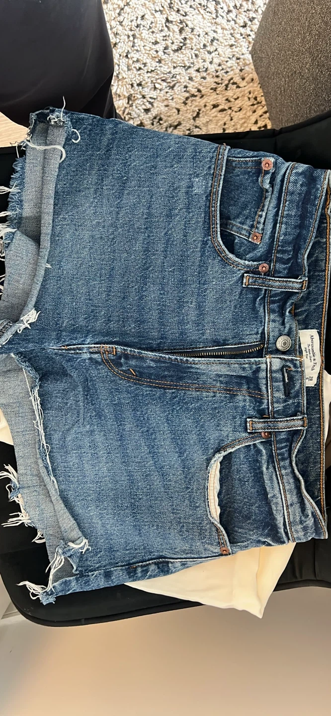 Abercrombie mom shorts