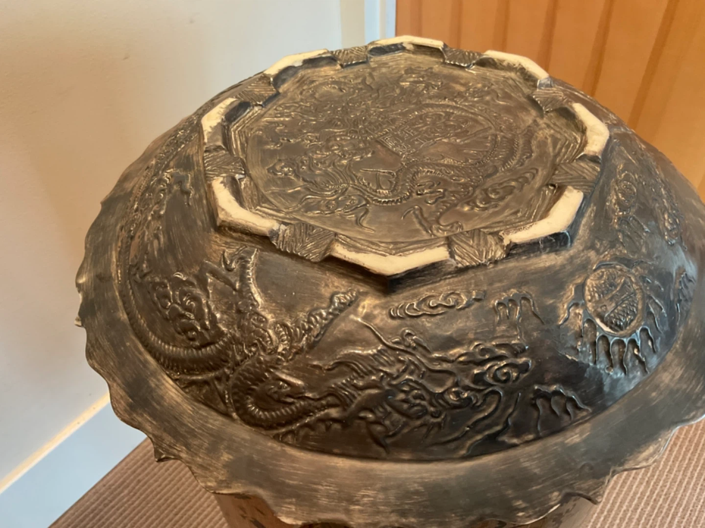 Vintage Chinese Porcelain Charger with grey scalloped edges - photo 4