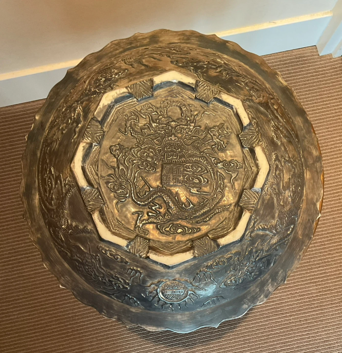 Vintage Chinese Porcelain Charger with grey scalloped edges - photo 3