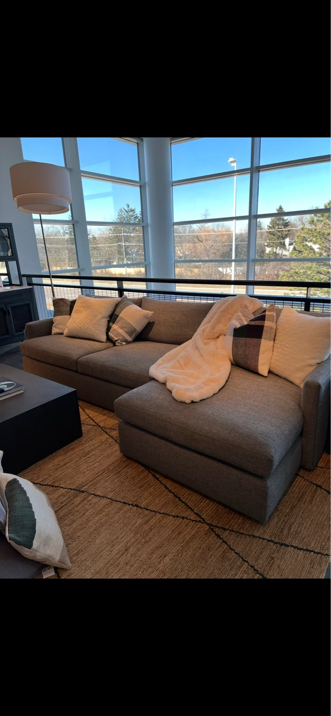 Lounge Deep 2 Piece Sectional With Chaise Lounge