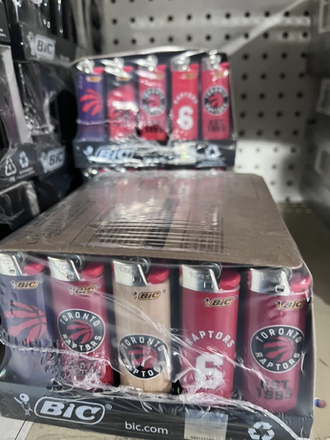 BIC Lighters - Toronto Maple Leafs & Raptors themed - photo 2