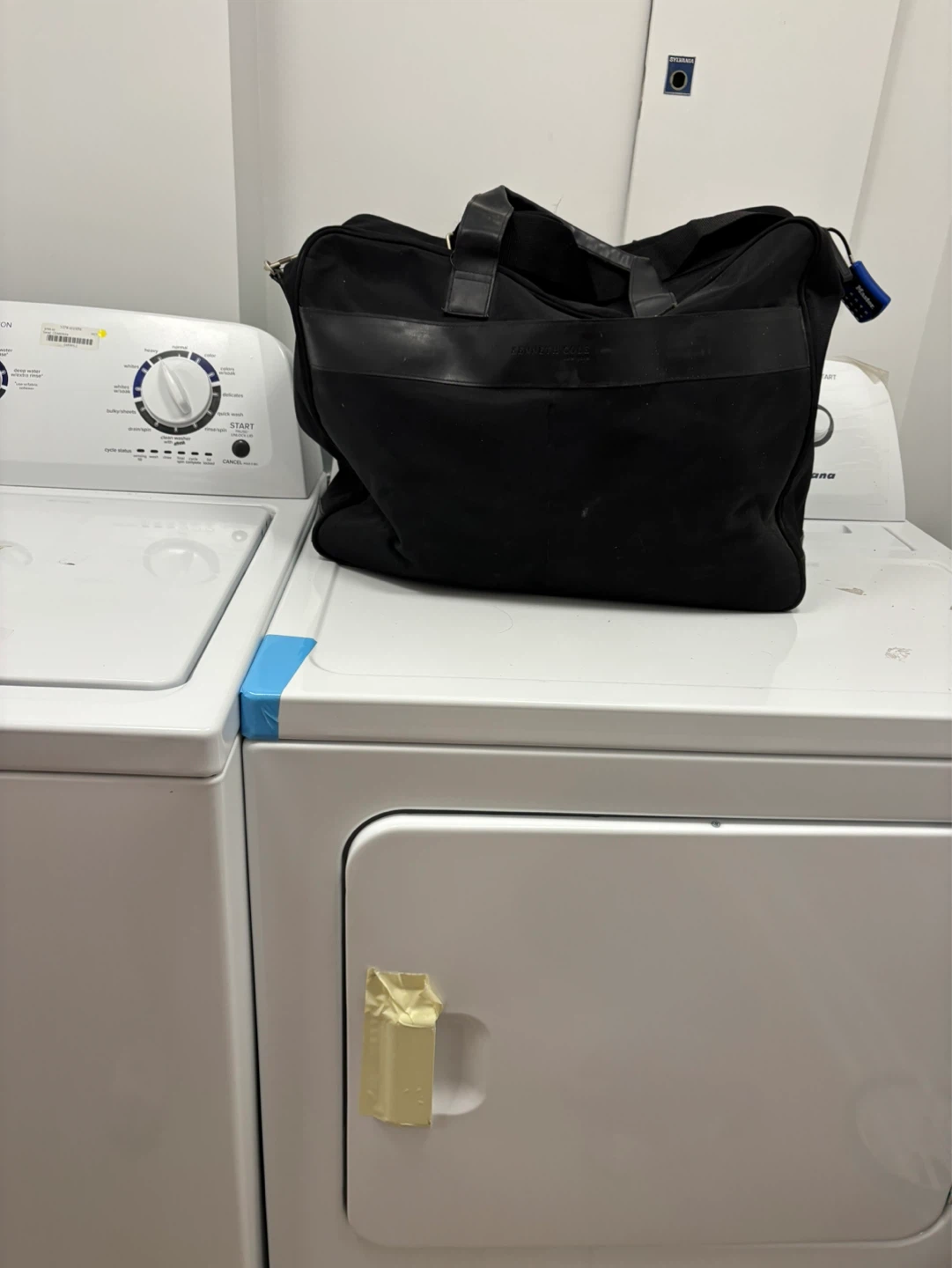 Used Kenneth Cole Black Duffle Bag - photo 4