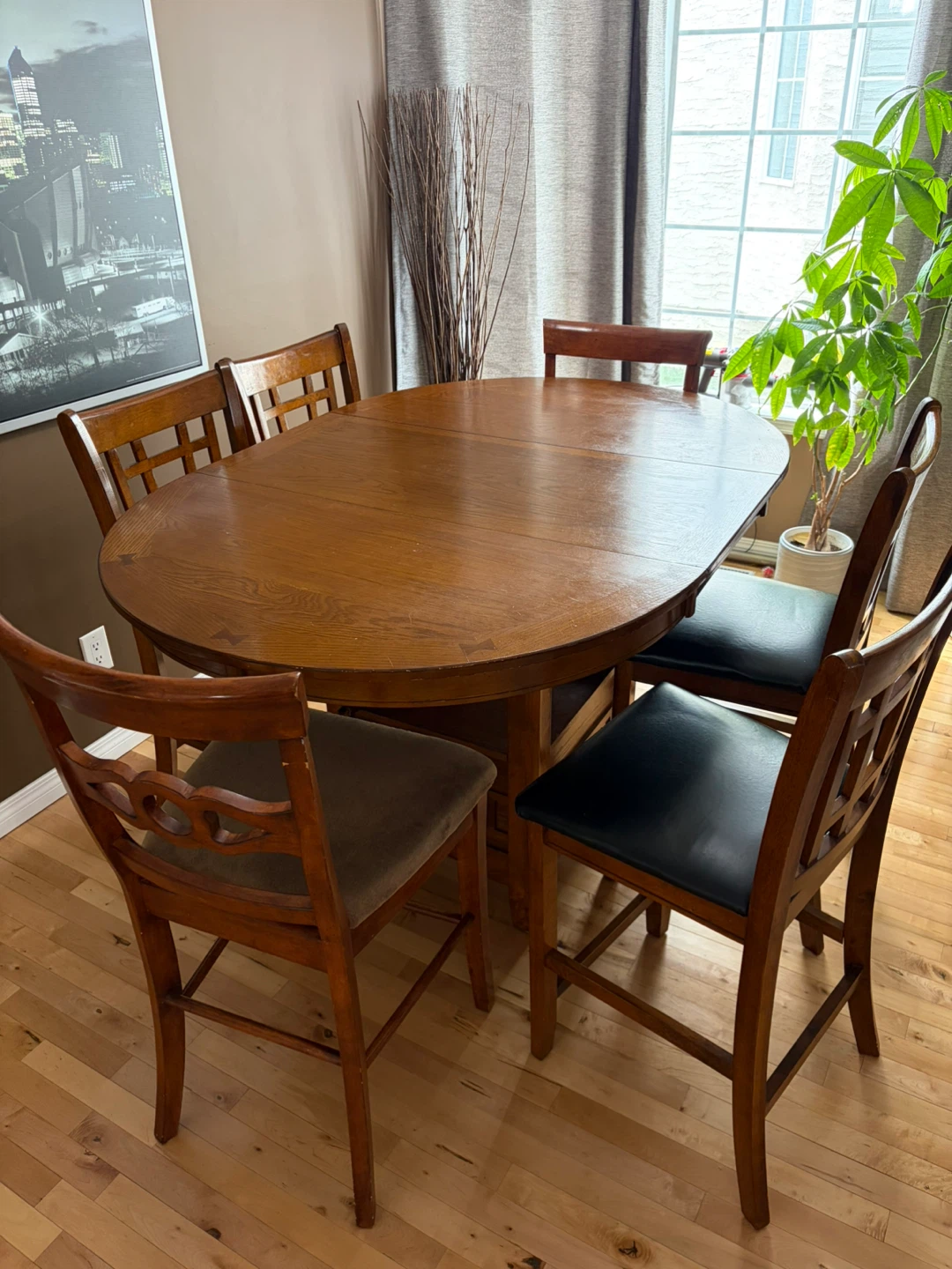 Wooden Extendable Dining Table with 6 Chairs