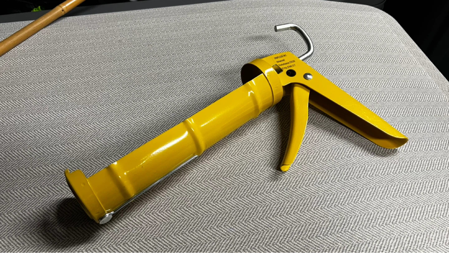 DRIPLESS CR200 Caulking Gun