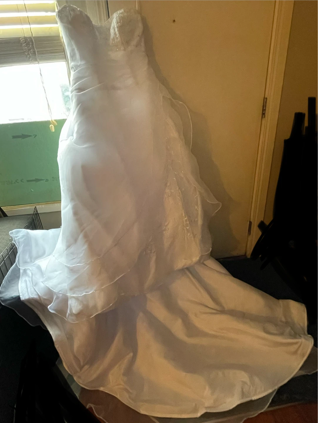 Strapless wedding dress