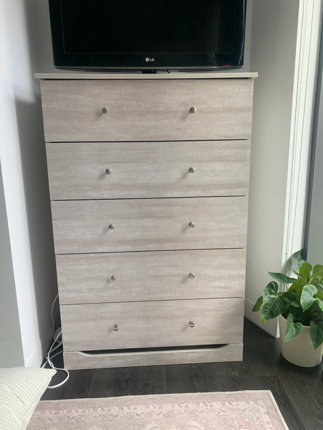 Blaklee 5 Drawer 31.5" W Dresser & 2 Drawer Nightstand