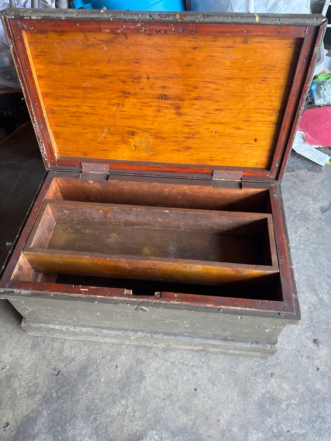 Vintage Wooden Tool Chest with Tray - photo 2