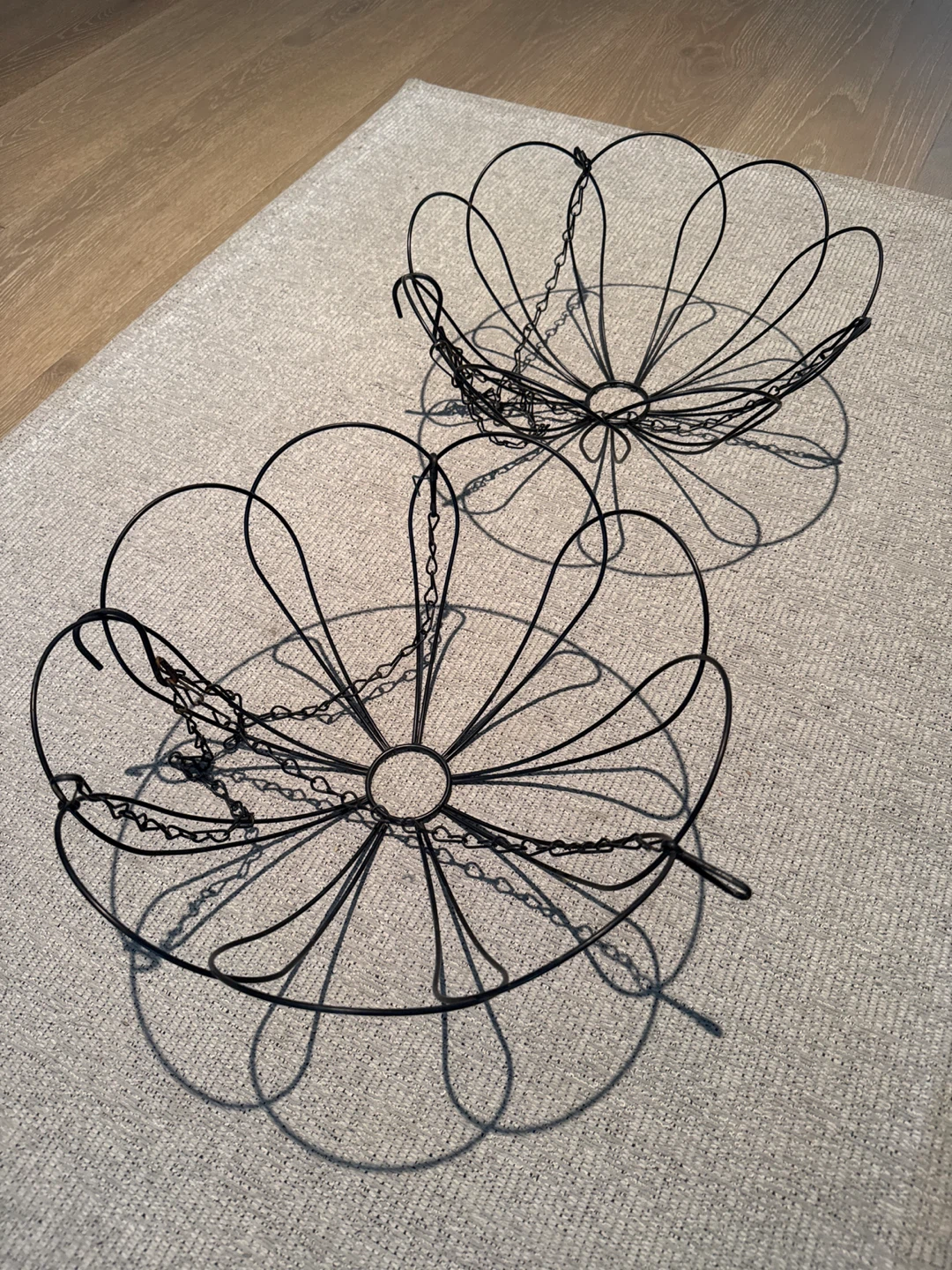 Set of 2 Black Wire Flower Baskets - photo 3