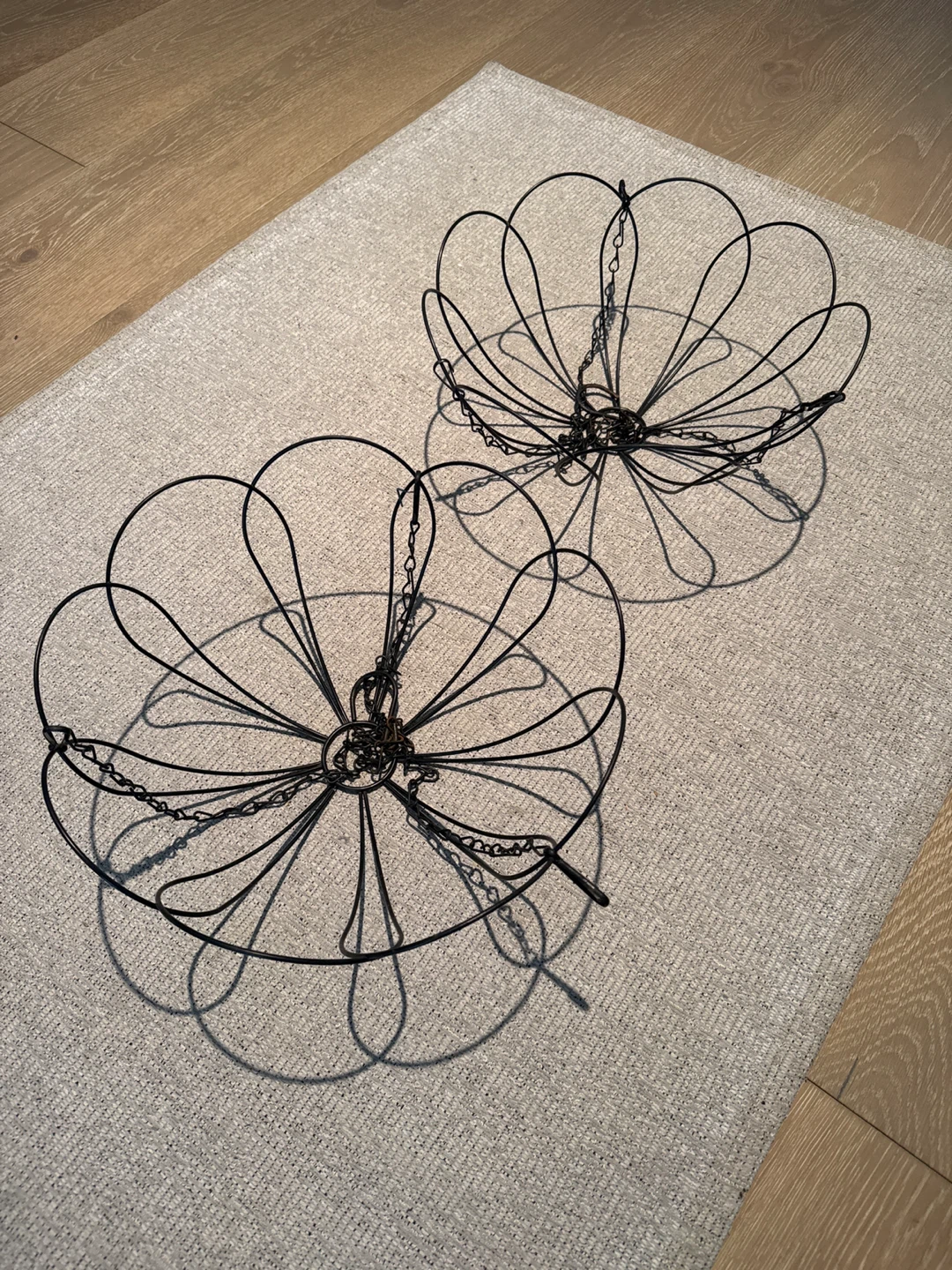 Set of 2 Black Wire Flower Baskets - photo 2