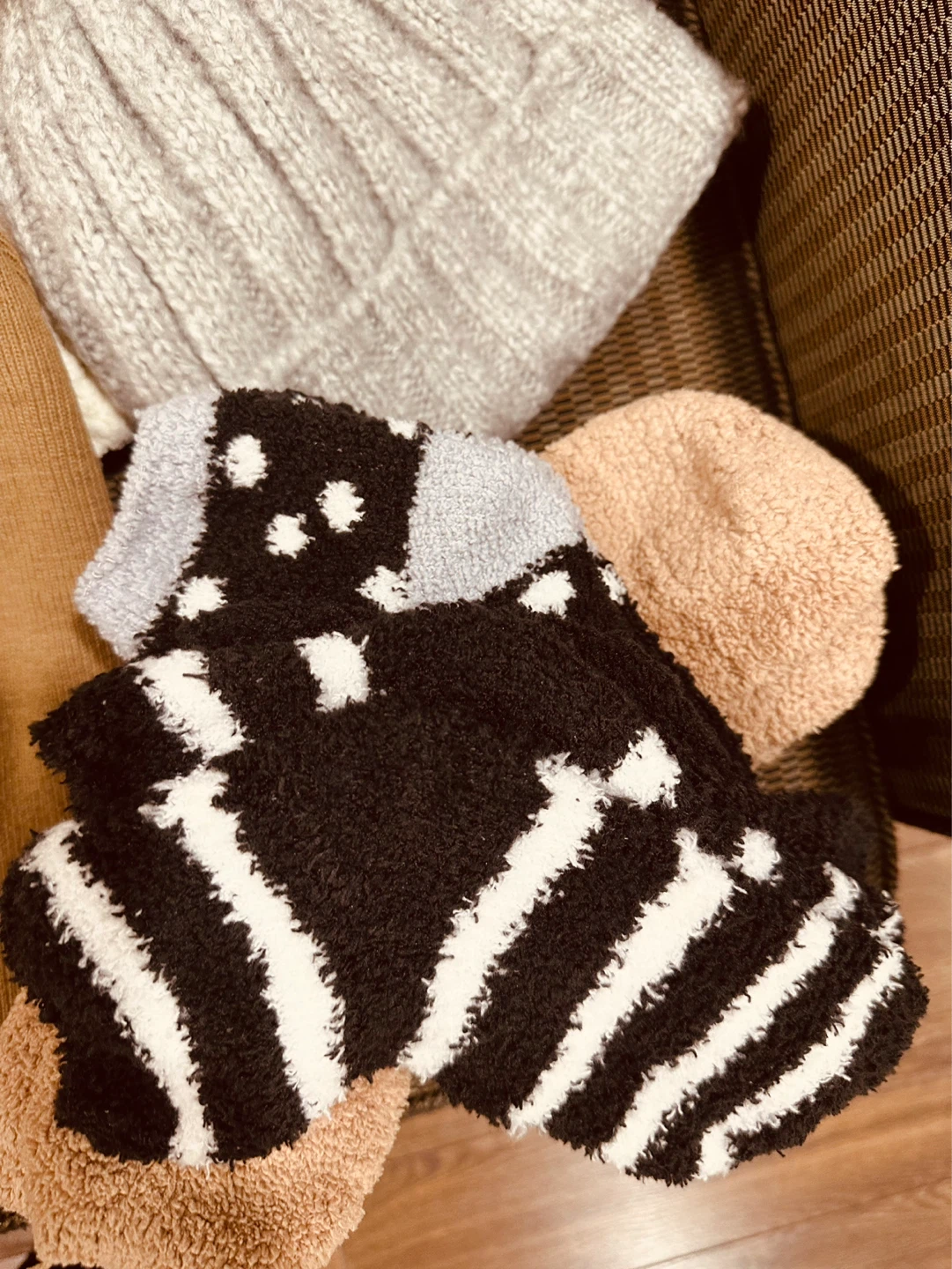 Bundle of Cozy Winter Accessories - photo 3