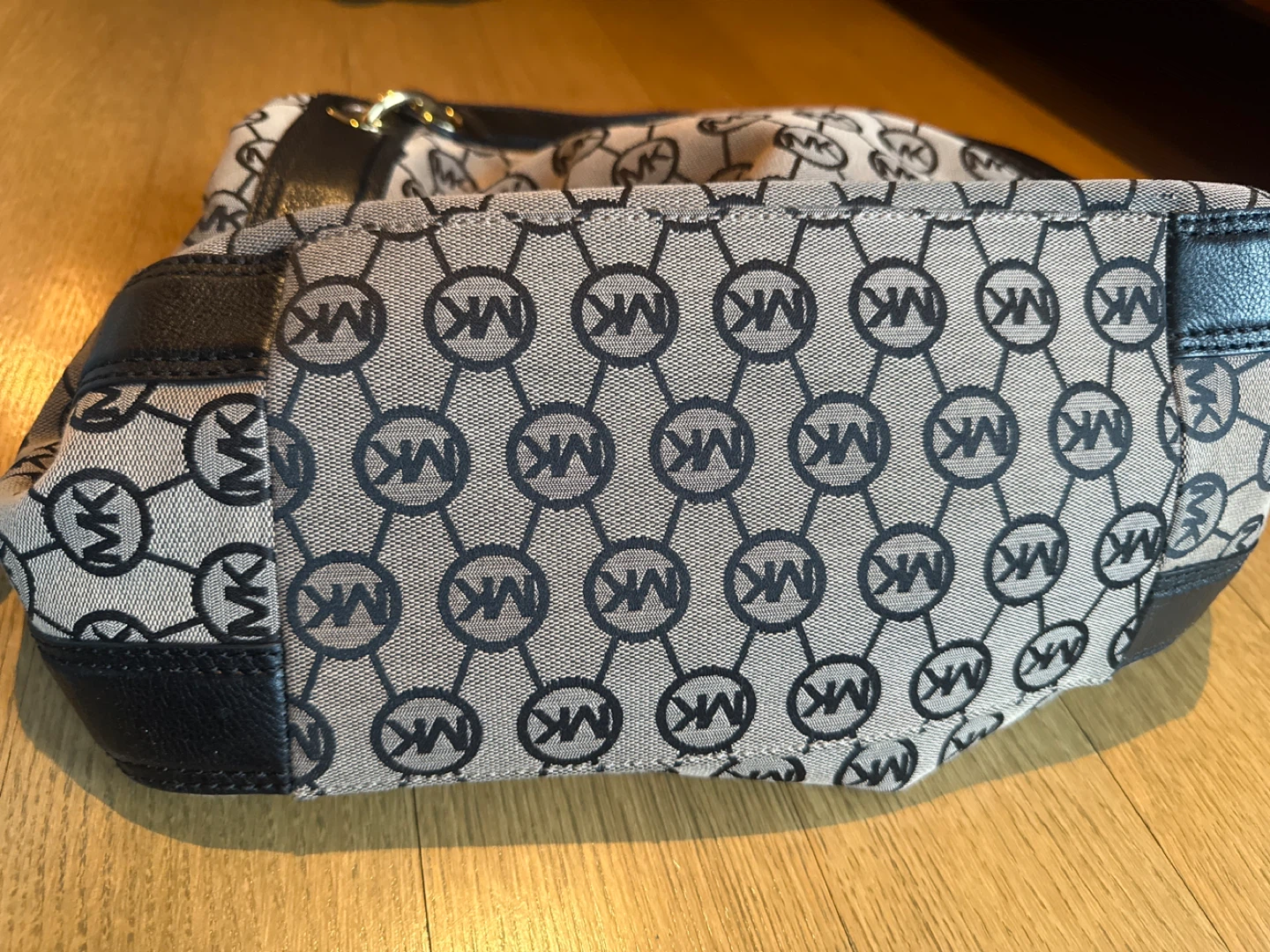 Michael Kors MK Signature Monogram Hobo Bag - photo 3