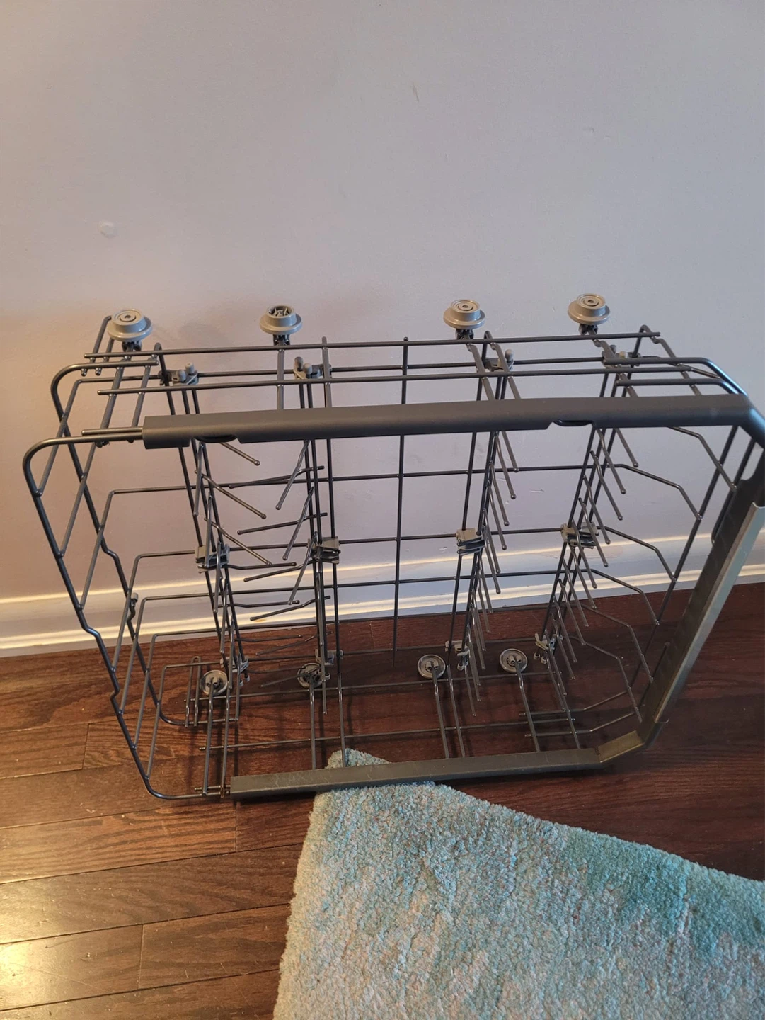 LG Dishwasher Lower Rack AHB73129105 - photo 3