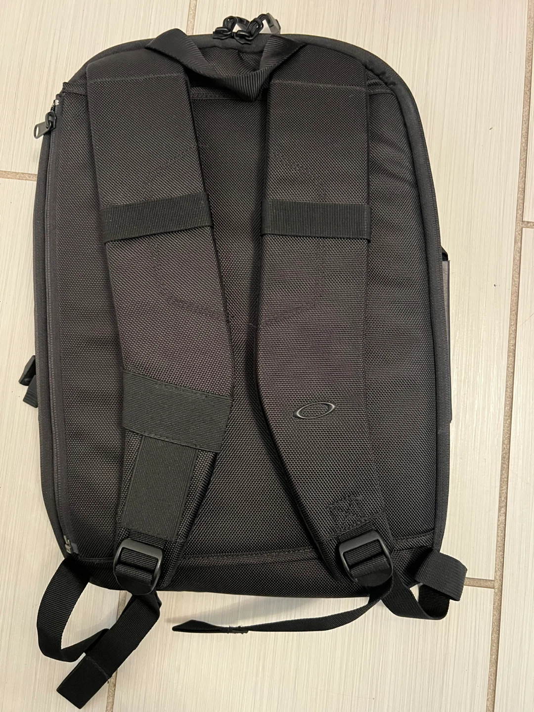 Oakley Black Backpack - photo 2