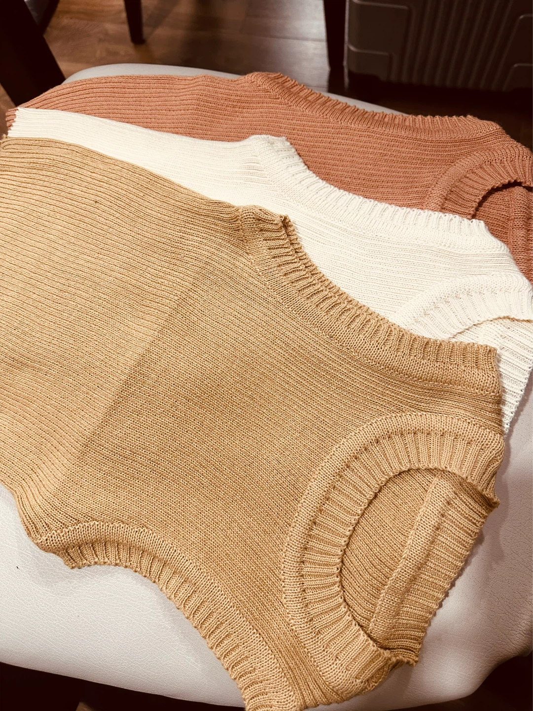 Sleeveless Knit Tops - Set of 3 - photo 2