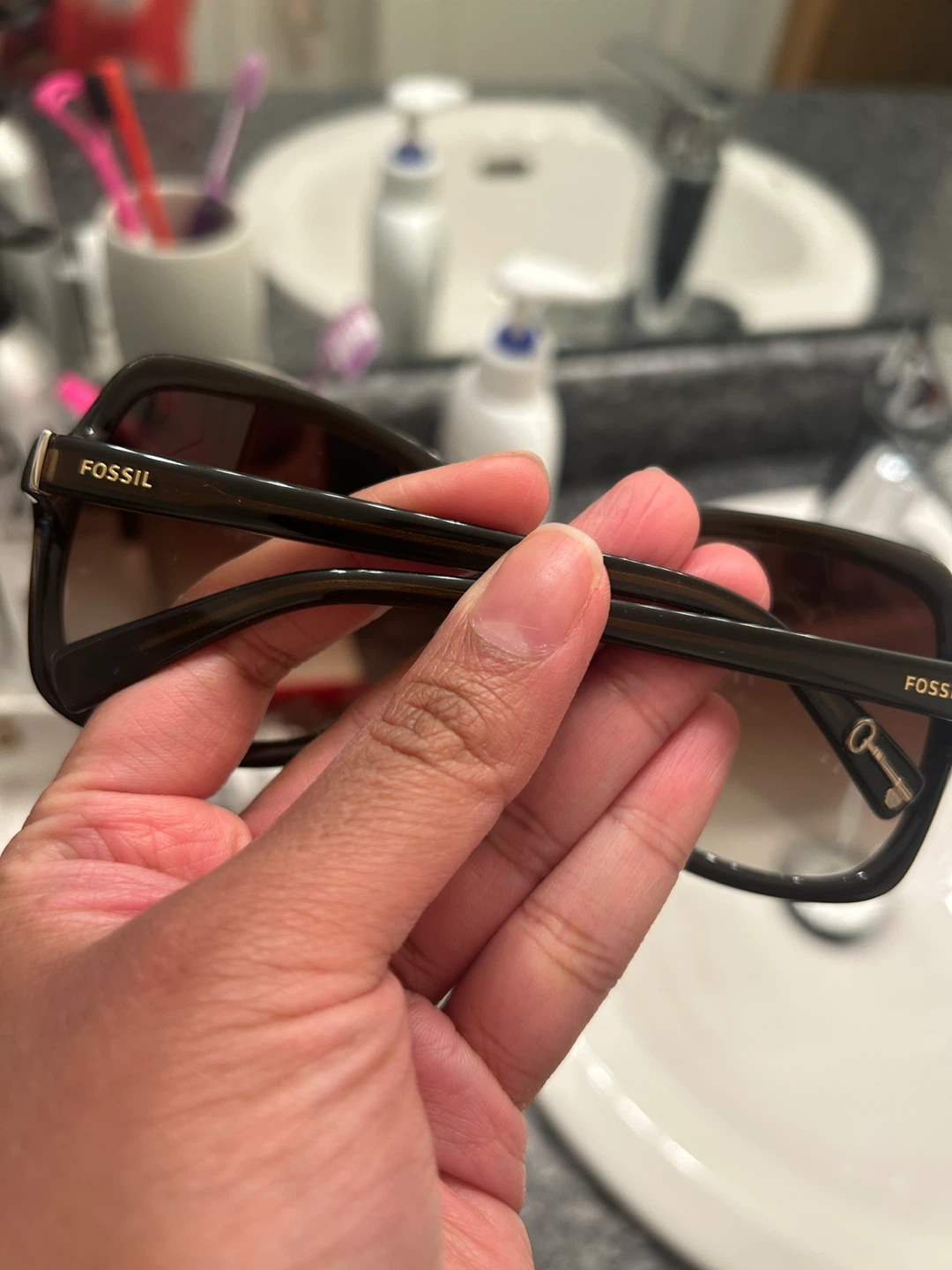 Fossil Sunglasses with Brown Leather Case - photo 2