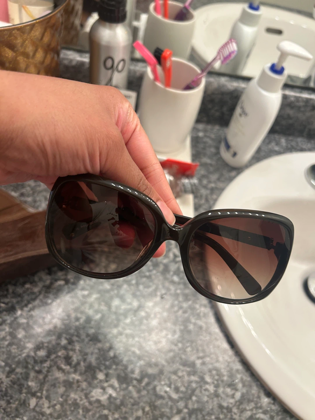 Fossil Sunglasses with Brown Leather Case