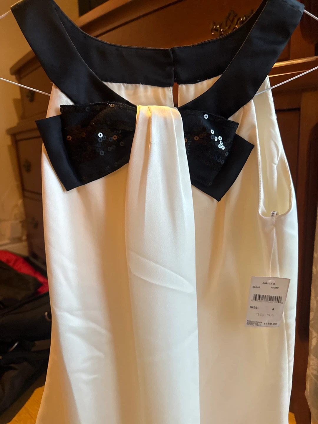 She & Sky Sequin Bow Top - White - Size 4 - photo 3