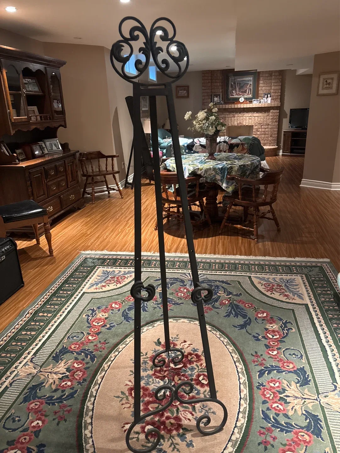 Black Wrought Iron Easel with Decorative Top