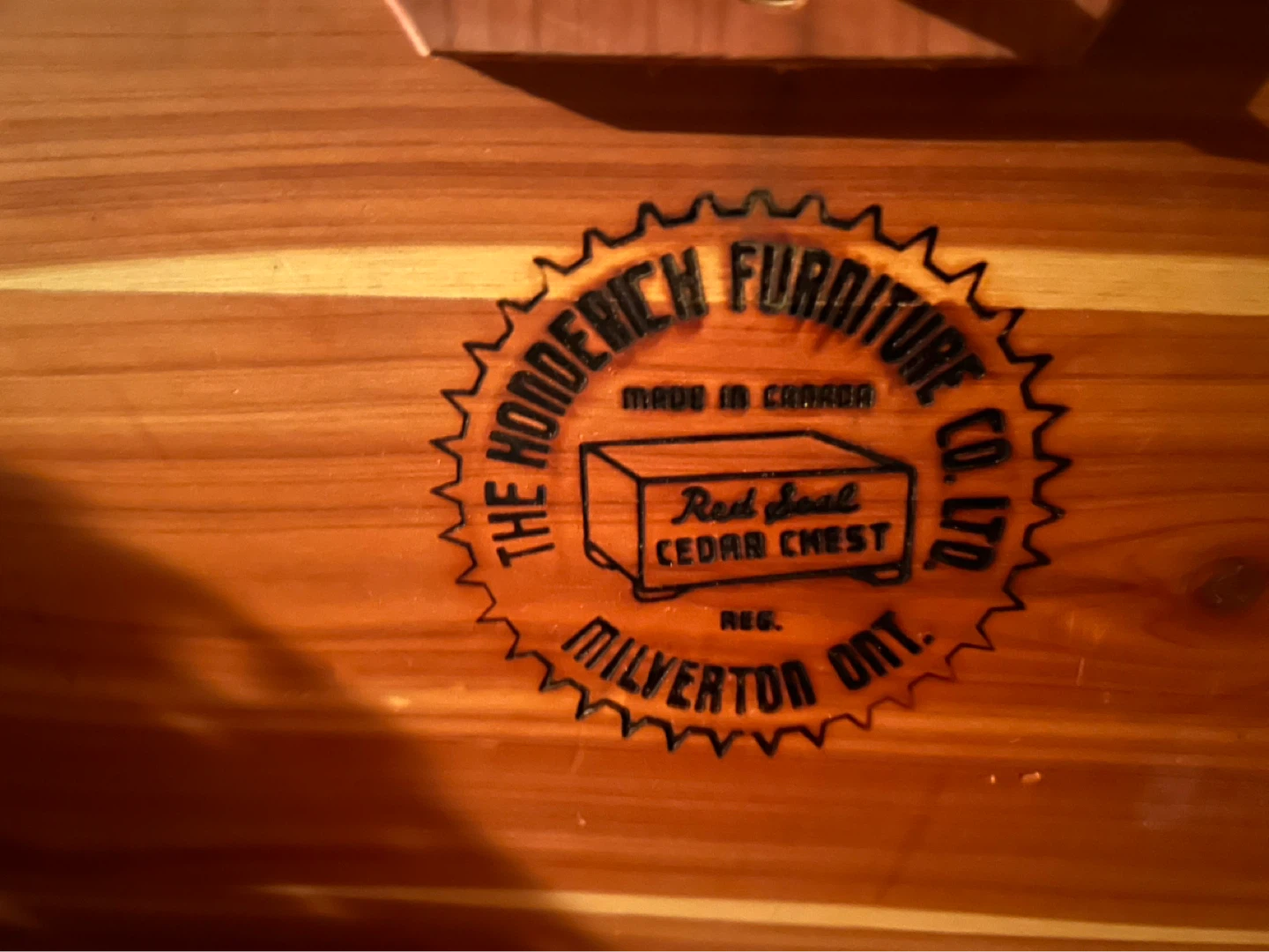 The Honderich Furniture Co. Ltd. Cedar Chest - photo 3