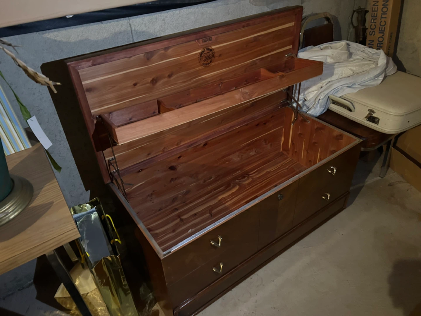 The Honderich Furniture Co. Ltd. Cedar Chest - photo 5