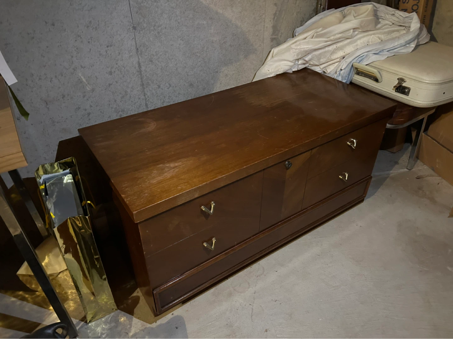 The Honderich Furniture Co. Ltd. Cedar Chest - photo 2