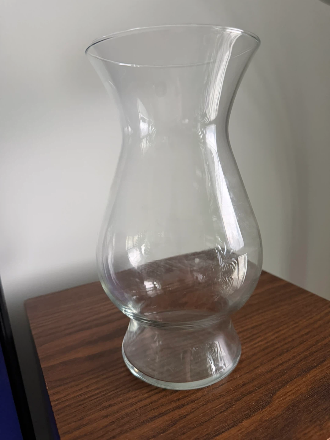 Clear Glass Vase - 21cm Tall
