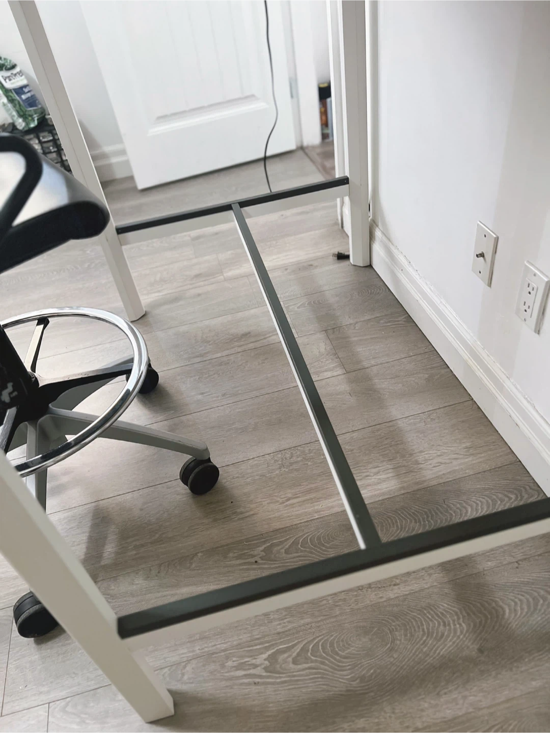 White Bar Height Desk and Drafting Chair,small fee for delivery - photo 4