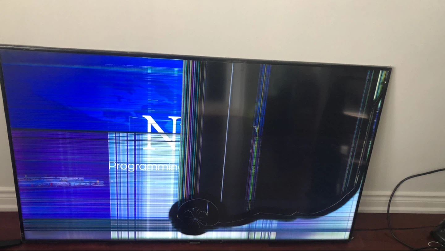 Samsung 65- Broken Screen TV - photo 2