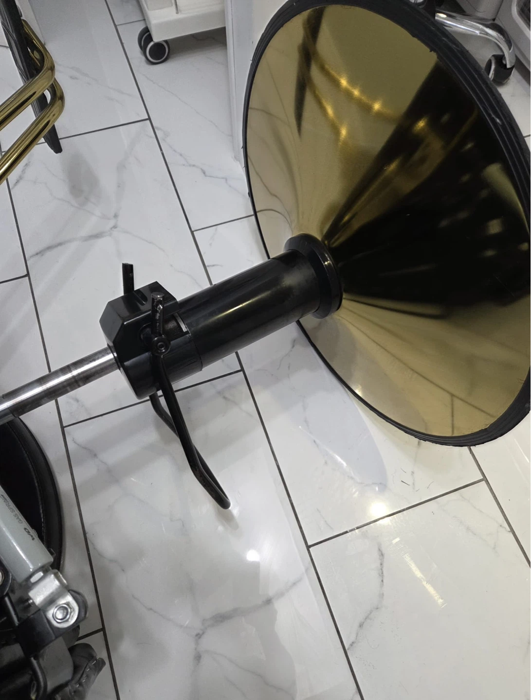 Hydraulic Reclining Barber/Salon Chair - photo 5