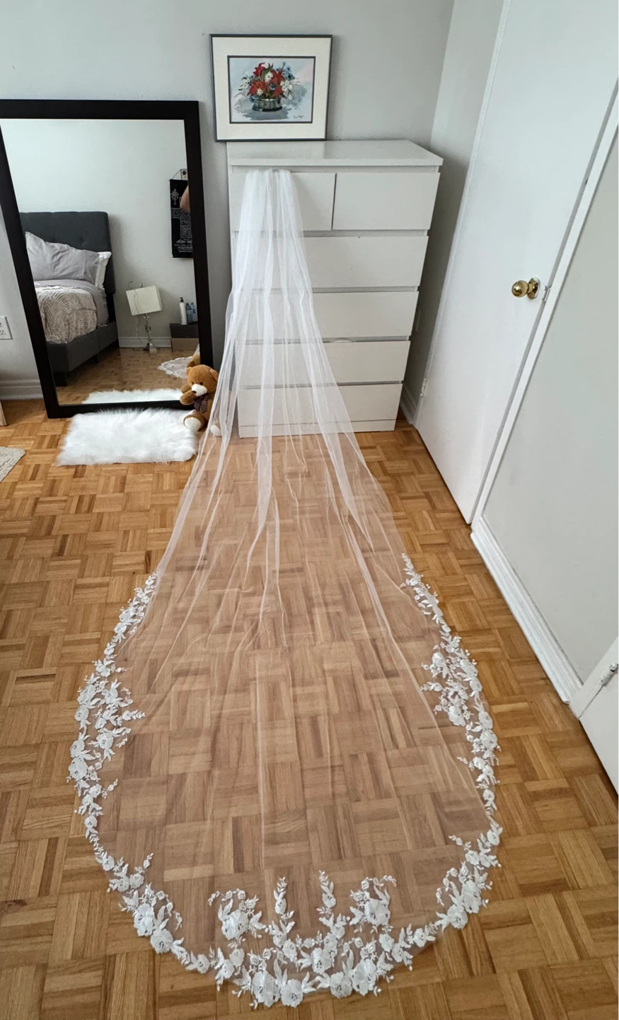 White Lace Trim Wedding Veil