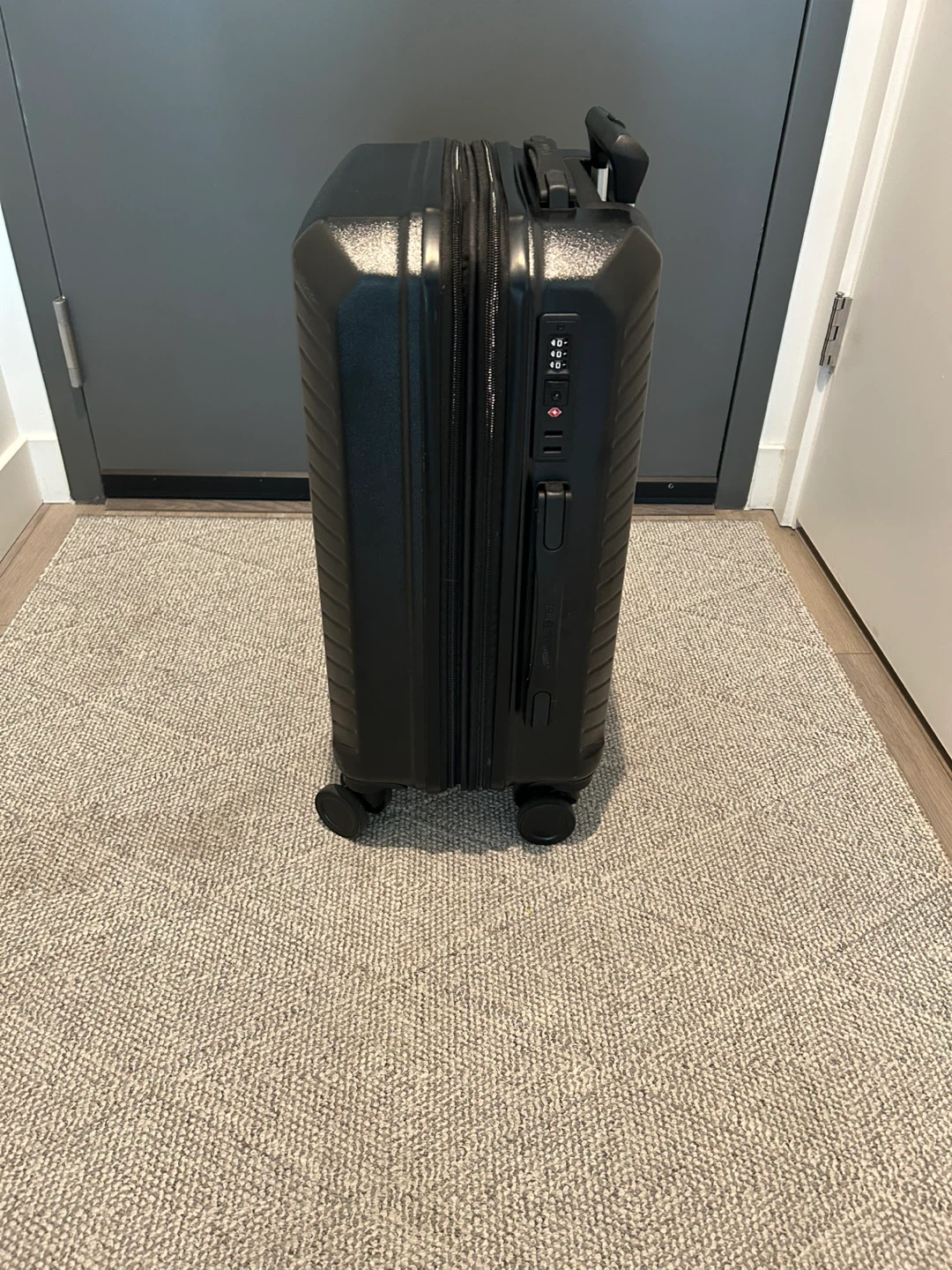 Black Explorer Hardside Spinner Luggage - photo 2