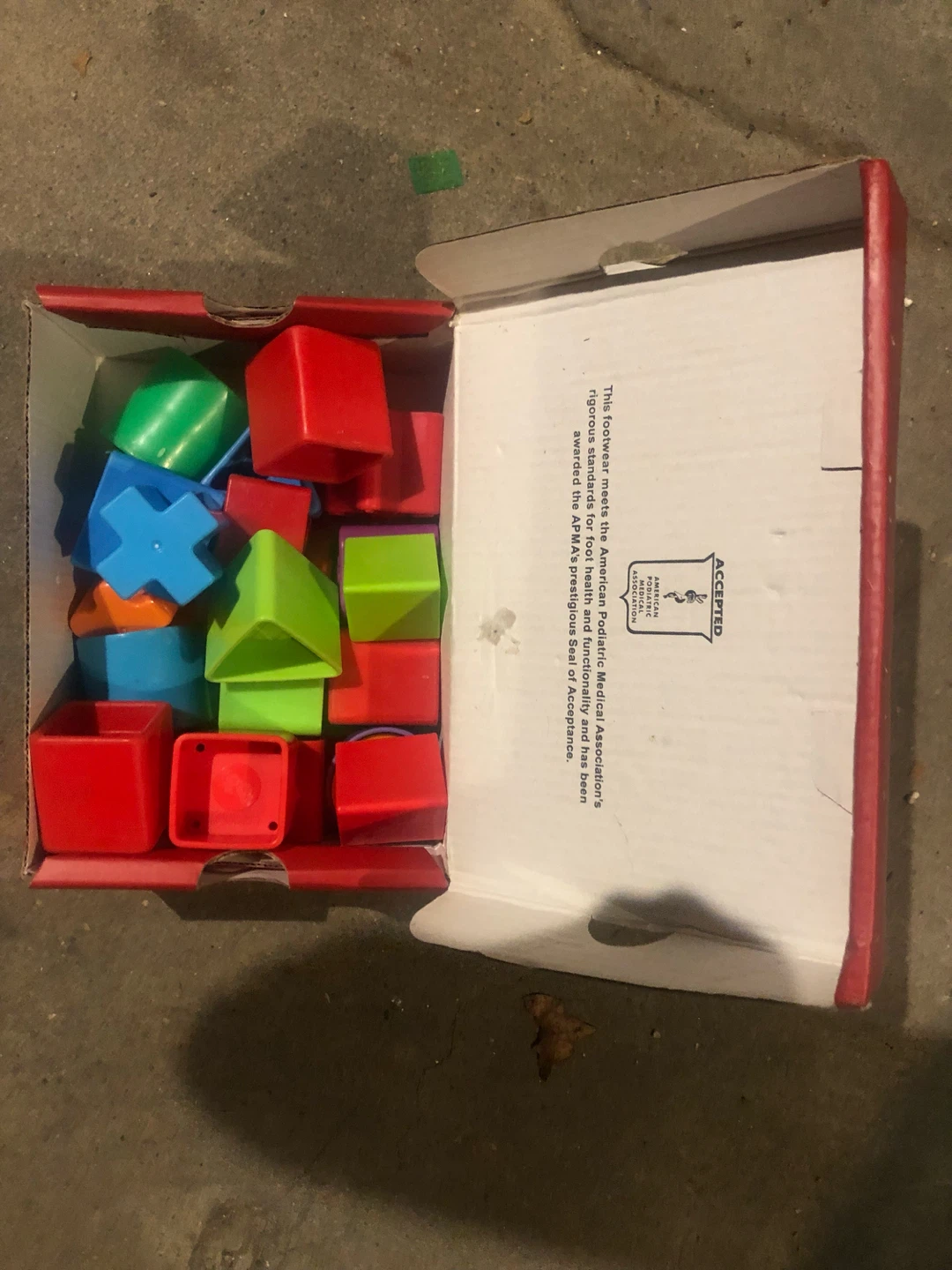 Peppa Pig School Bus Toy and some shape pieces - photo 2