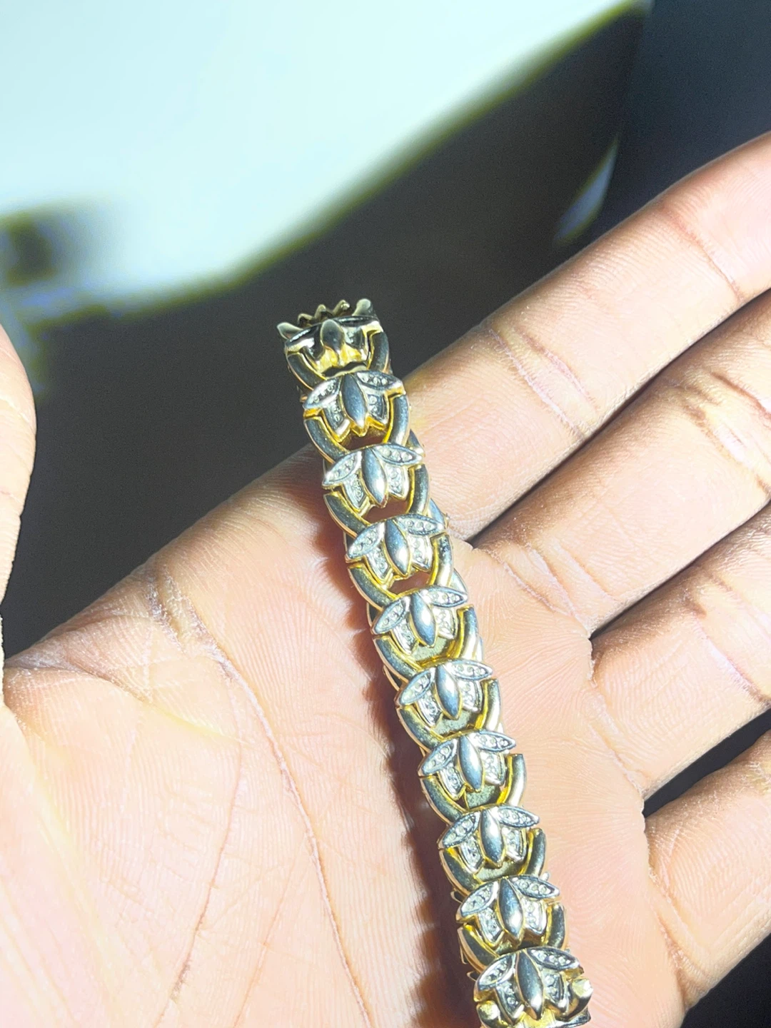 Gold-tone tennis bracelet with crystals - photo 4